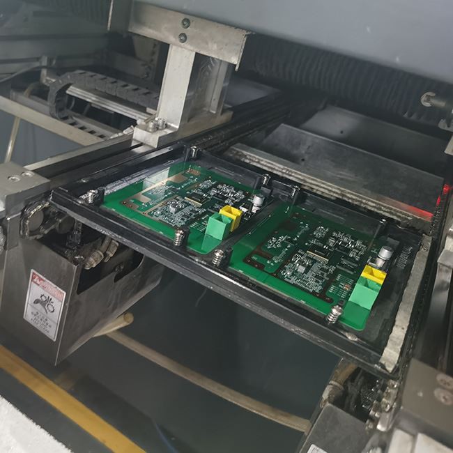 Thông qua quy trình lắp ráp PCB lỗ